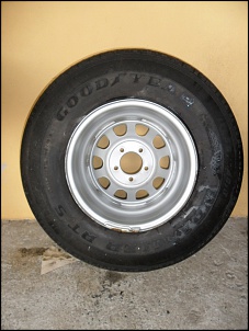 Roda 15x8 da ranger com pneu-002.jpg