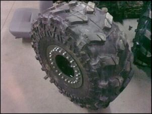 rodas 15, 6 furos c/ bead lock e pneus 37x14,5 recap wolverine-223726_1914248503775_5965470_n.jpg
