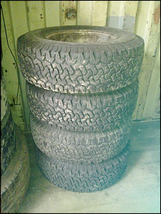 Jogo de 4 pneus BF All Terrain TA 235/75R15-20130504_001.jpg