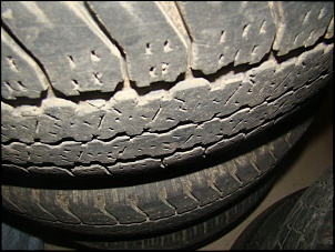 Vendo 4 Pneus 235 R16 - R$ 300,00-dsc06431.jpg