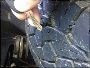 Vendo pneu 255/75 R15 AT/S (original troller)-image.jpg