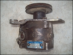 Limpeza de garagem: bomba do hidraulico, galao militar...BAAARATO!!!-101_0517.jpg