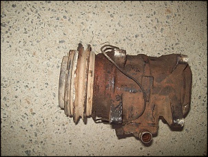 Limpeza de garagem: bomba do hidraulico, galao militar...BAAARATO!!!-101_0522.jpg