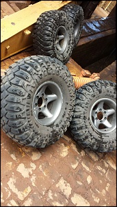Vendo Jogo de pneus 33x12.5 R15 e rodas R15x9 6 furos-99c913ec9541aa28859d2dab5a9c94e0.jpg