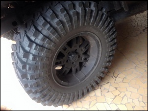 Vendo 5 pneus Maxxis Trepador Competition 37&quot; aro 17-traseiro.jpg