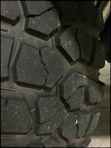 Pneus 37x12.5r17 BF Mud KM2-062dc379c02cc72d29051723b2d45510.jpg