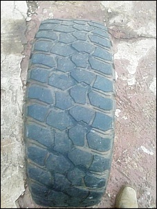 BF Goodrich Mud Terrain Km2 285/70R17-663511002803628.jpg