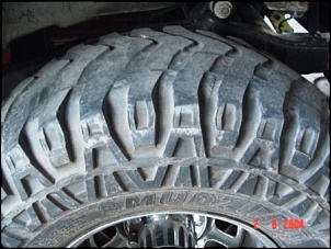 4 Mudzilla 33x13,5R15 -USADOS R00,00-mudzilla_dianteiro_direito.jpg