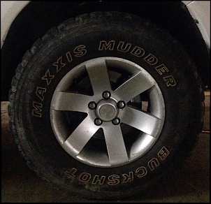 Vendo Rodas Aro 15 com Pneu MUD para Pajero TR4-img_2768.jpg