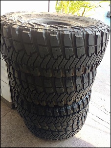 04 pneus wrangler 33x12,5 aro 15-13769460_1045107115578123_5642875067104713800_n.jpg