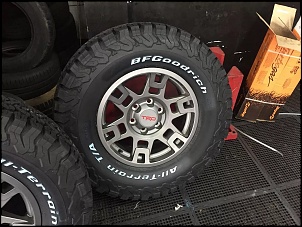 Vendo 5 rodas 17&quot; TRD originais da Toyota 4Runner / Tacoma-285-70-17-bf-.jpg