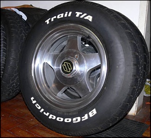 VENDO 4 RODAS DE LIGA ARO 15 COM PNEUS BF TRAIL TA-roda_01_559.jpg