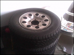 Vende-se Pneus e Rodas-pneu3.jpg
