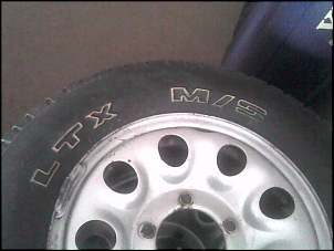 Vende-se Pneus e Rodas-pneu1.jpg