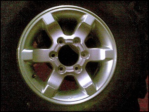 Rodas aro 15 Nissan 6 furos com pneus-imagem031.jpg