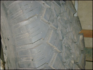 Vendo 4 Pneus 235/75/15 E 1 245/75/16-pneu-5.jpg