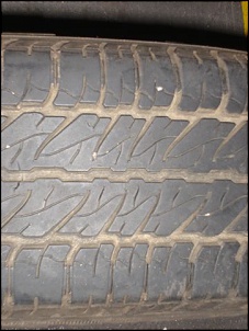Pneus 225x75/15 com rodas-pneu2.jpg