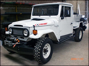 Toyota Pick-up 81 custom-lateral-1.jpg