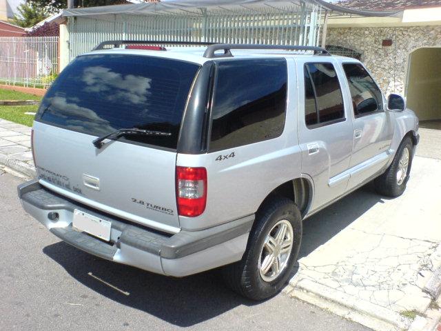 Vendo Blazer 4X4 DLX 2.8Turbo Diesel 2003 opcionais da