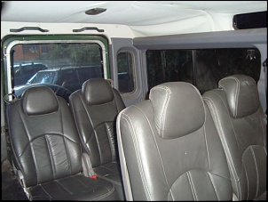 Land Rover Defender 110 - 2001 (verde + teto branco)-interior2.jpg
