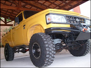PICK-UP A20 4x4 ENGESA AMARELA-de-frente.jpg