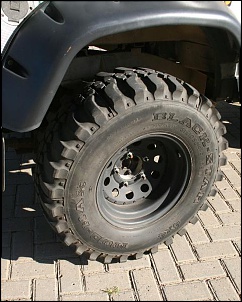 Suzuki Samurai 94-pneu.jpg