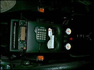 Camper 4x4 Diesel-console_central__suporte_para_py__porta_copos_e_mostradores_do_rancho__860.jpg