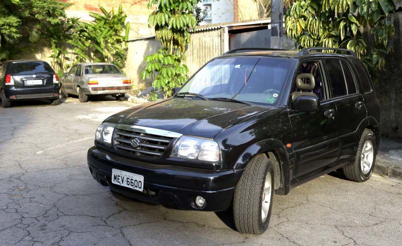 Vendo Suzuki GV 4P 4x4 1999/2000 em excelente estado de