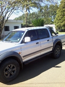 L200 GLS CD 4x4 10/10 Diesel Nova !!!!-l200-novissima_122_1.jpg