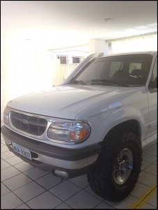 Vendo Ford Explorer XLT 4x4 manual, lift 3 e pneus 33 cor branca-img_8428.jpg