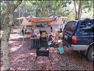 Reboque com duas barracas de teto e mais tralhas-campniver.jpg