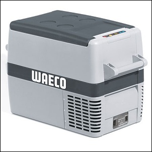 Reboque com duas barracas de teto e mais tralhas-waeco-cf-40.jpg