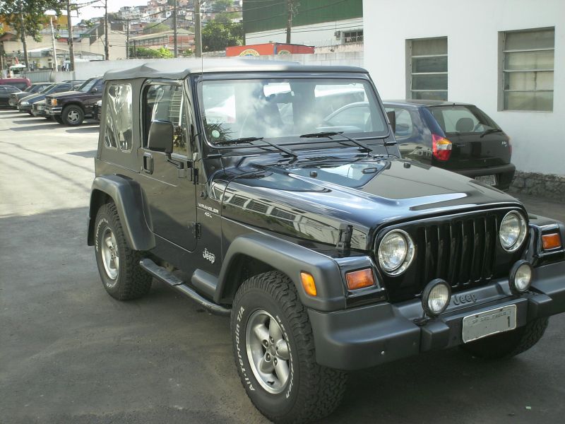 Jeep Wrangler TJ 98 preto auto completão