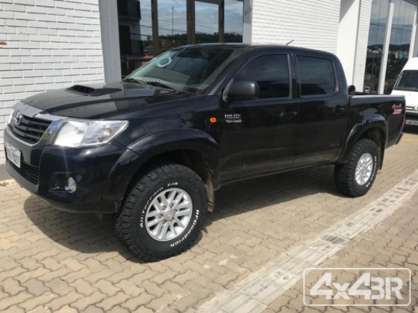 Hilux CD SR 2012 Preta